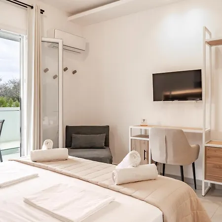 Roula's House On The İskados