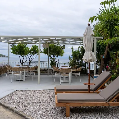 Daire Roula's House On The