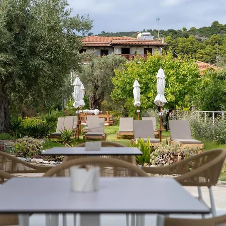 Daire Roula's House On The *