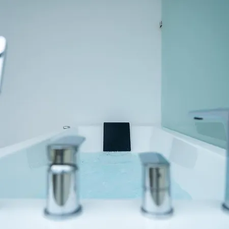 Апартаменты Roula's House On The