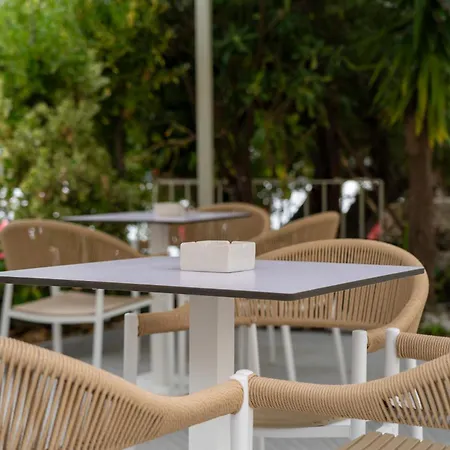 Апартаменты Roula's House On The