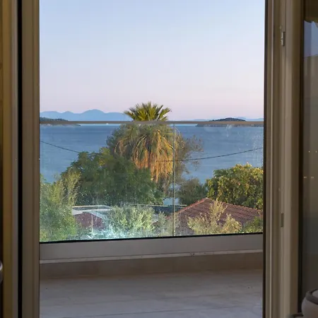 Апартаменты Roula's House On The