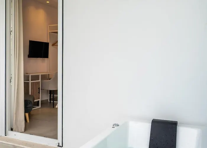 Roula's House On The * Skiatos