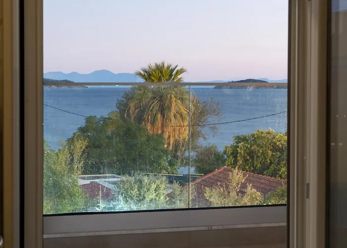 Apartament Roula's House On The